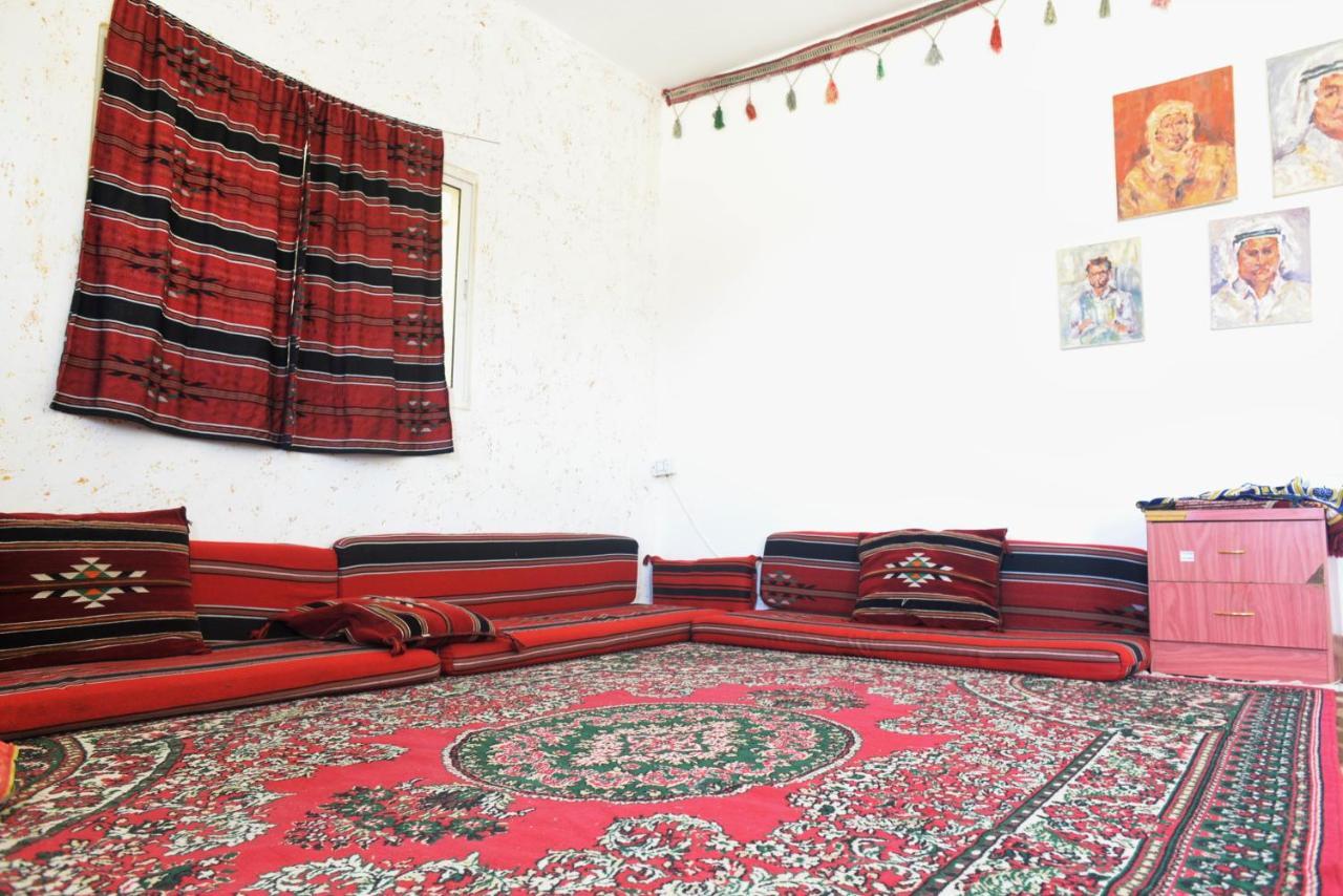 Happy Bedouin House Petra Bed and Breakfast Al Hayy Eksteriør billede