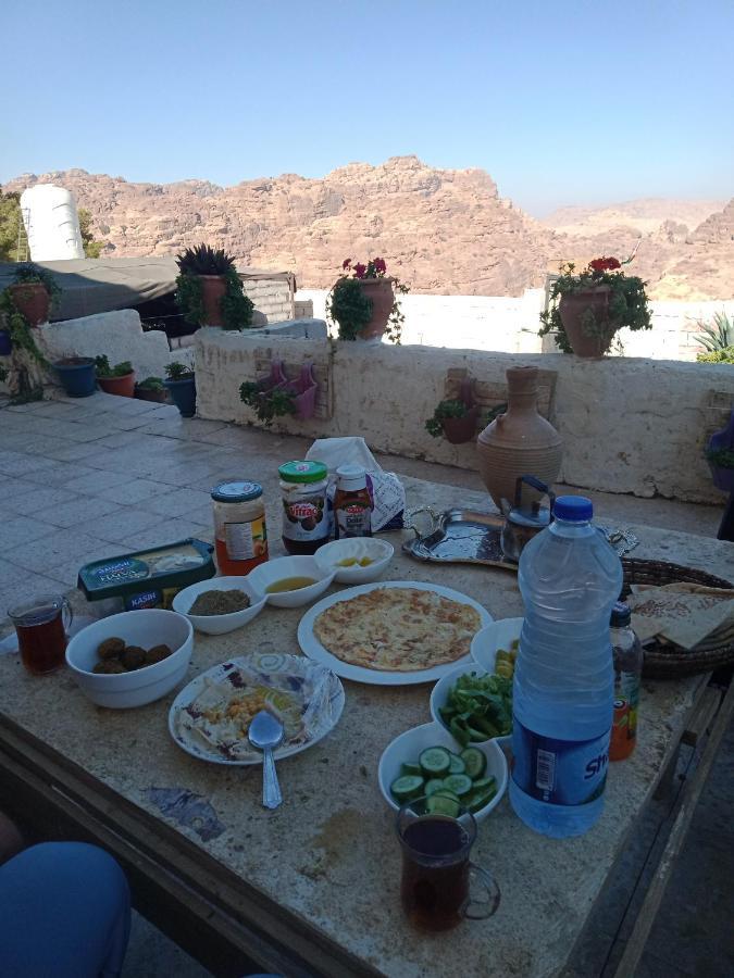 Happy Bedouin House Petra Bed and Breakfast Al Hayy Eksteriør billede