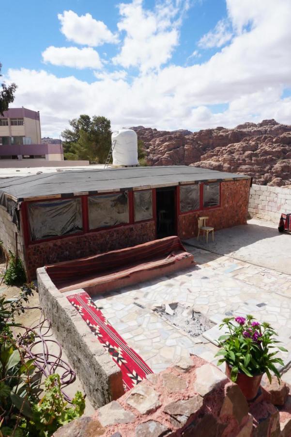 Happy Bedouin House Petra Bed and Breakfast Al Hayy Eksteriør billede