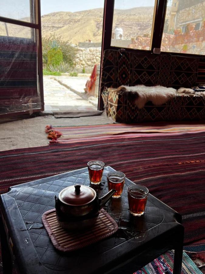 Happy Bedouin House Petra Bed and Breakfast Al Hayy Eksteriør billede