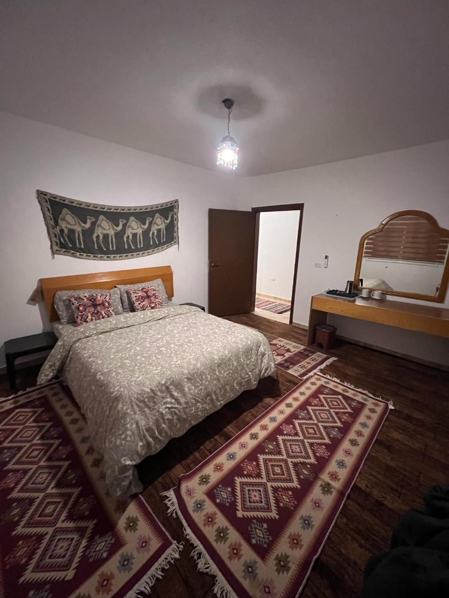 Happy Bedouin House Petra Bed and Breakfast Al Hayy Eksteriør billede