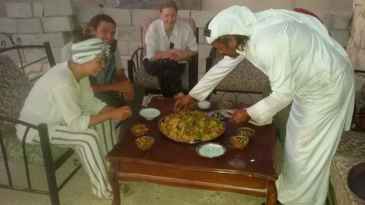 Happy Bedouin House Petra Bed and Breakfast Al Hayy Eksteriør billede